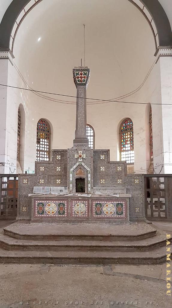 ORAN LA CATHEDRALE INTERIEUR 1.jpg